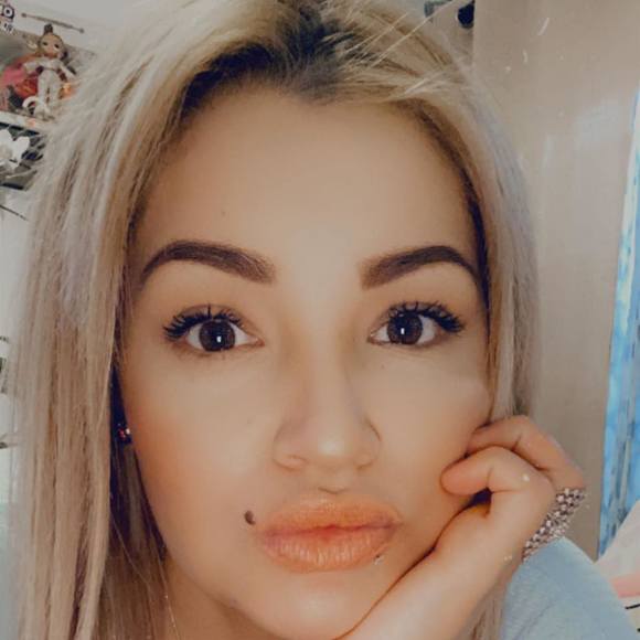 Profile Picture of Araceli Osuna (@araceliosuna) on Poshmark
