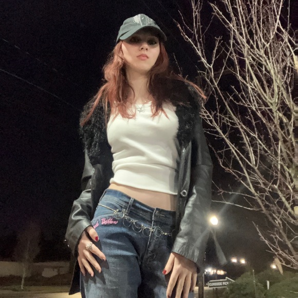 Rhys Amiot - Poshmark Profile Picture of Rhys Amiot (@rhysamiot) on Poshmark