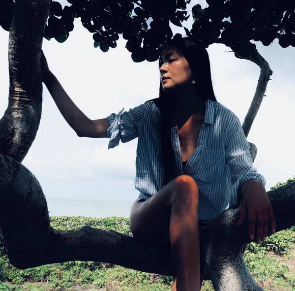 Profile Picture of Ling Zhuo (@zhuoling96) on Poshmark