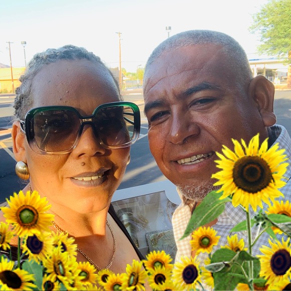 Profile Picture of Lorena Salinas (@lorenasalina963) on Poshmark