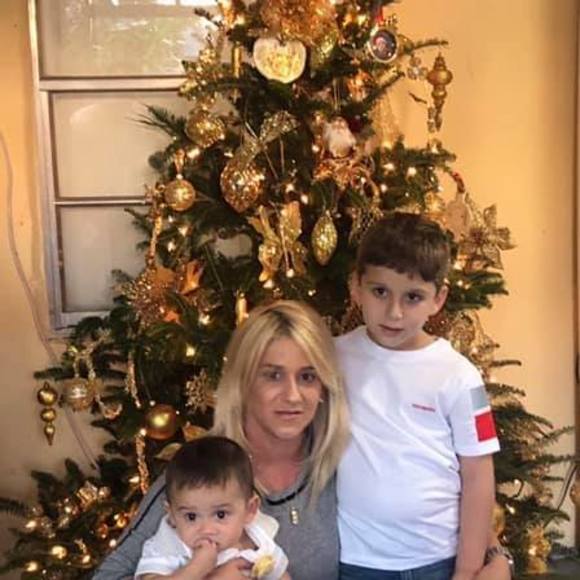 Profile Picture of Tiki Tiki (@yane01) on Poshmark