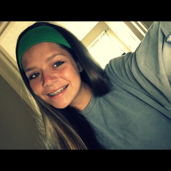 Profile Picture of Ashlyn Orr (@ashlynorr2) on Poshmark