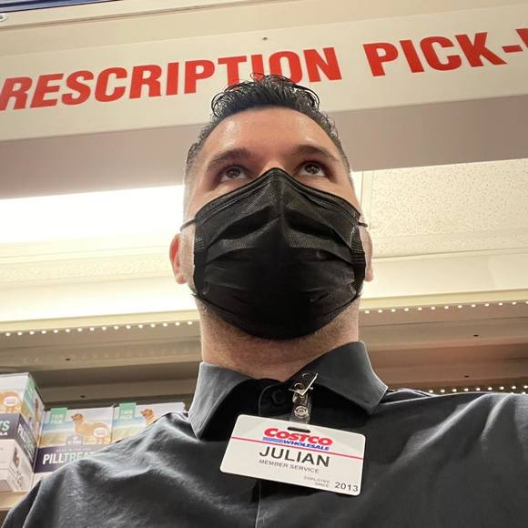 Profile Picture of Julian Adame (@jvadame) on Poshmark