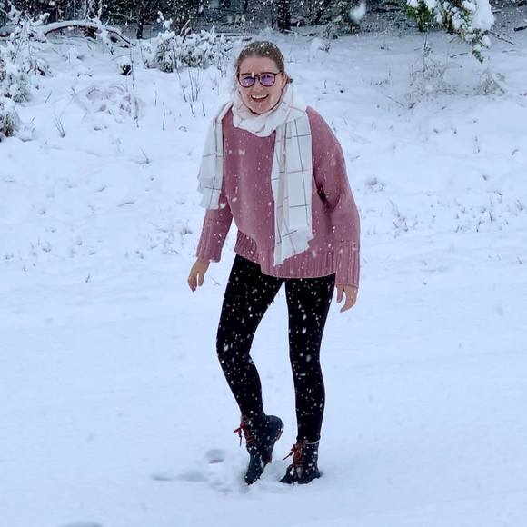 Profile Picture of Victoria Sobiech (@victorianoel11) on Poshmark