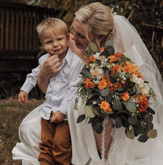 Profile Picture of Jordan Hubble (@bubblygirl02) on Poshmark