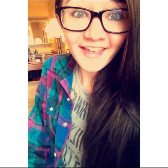 Profile Picture of Kayley Pointer (@kayley3) on Poshmark
