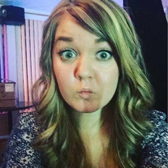Profile Picture of Alicia Zastrow (@zastrali000) on Poshmark