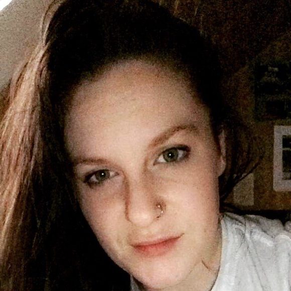 Profile Picture of Stephanie Foss (@biglover143) on Poshmark