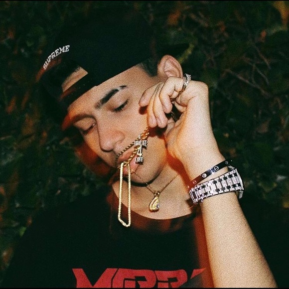 Matthew Garnett - Poshmark Profile Picture of Matthew Garnett (@swaeg) on Poshmark