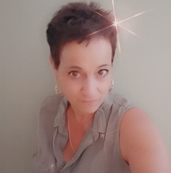 Profile Picture of Laurie Dulac (@ldulac20264) on Poshmark
