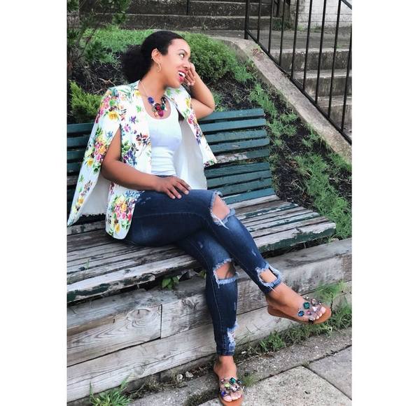 Profile Picture of Rissacolee Randall (@speaklyfe) on Poshmark