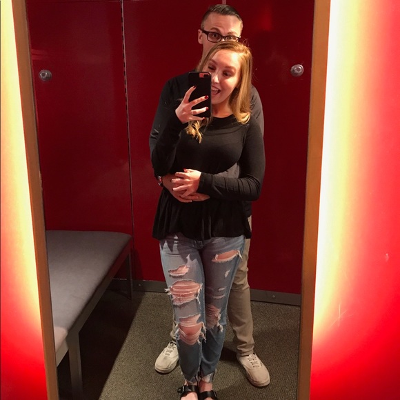 Profile Picture of Tyler Hatchell (@tylerhatch98) on Poshmark