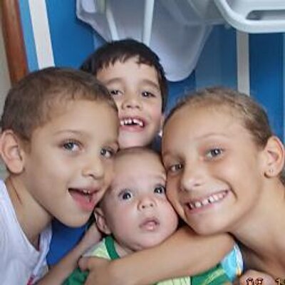 Profile Picture of Tom & Fernanda (@Tom_Fernanda) on Twitter