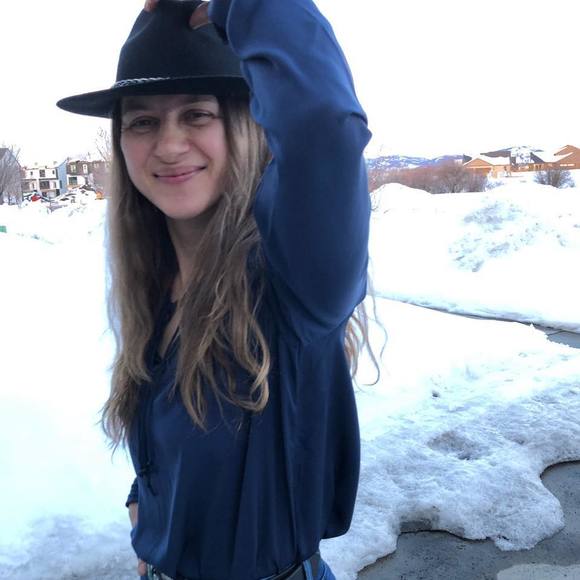 Profile Picture of Natasha Nepveu (@nataliank1) on Poshmark