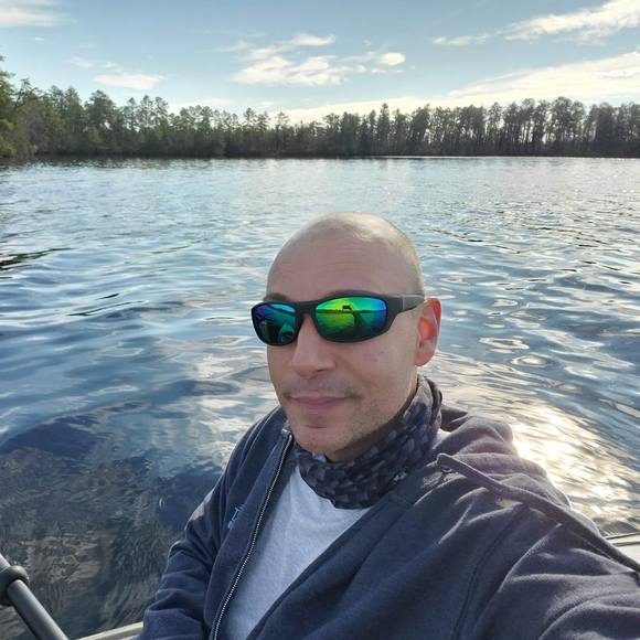 Profile Picture of Billy Bates (@bbates1102) on Poshmark