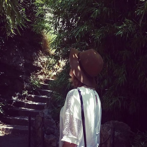 Profile Picture of Danielle Cournoyer (@daniellexrose) on Poshmark