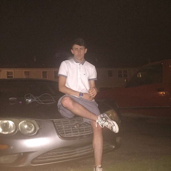 Profile Picture of Clay Hicks (@clay_hicks) on Poshmark