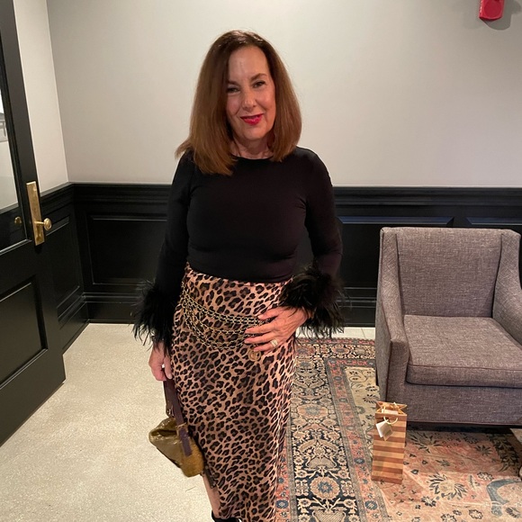 Profile Picture of Elizabeth Hjalmarson (@lizhjalmarson) on Poshmark