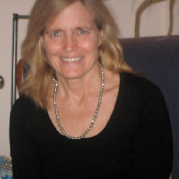 Profile Picture of Helen Winternitz (@helenwinternitz) on Poshmark