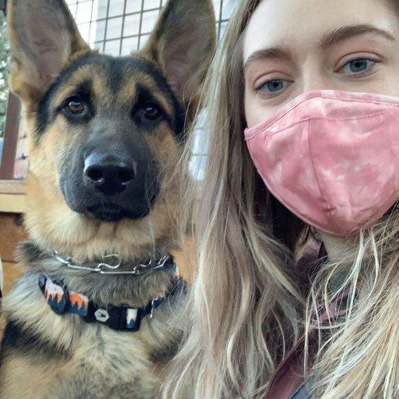 Profile Picture of Katie Bigness (@kbigness) on Poshmark