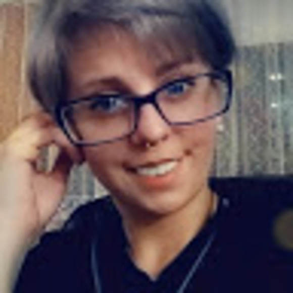Profile Picture of Nina Sipic (@ninasipic27) on Poshmark