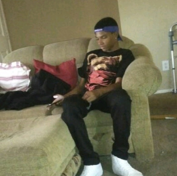 Profile Picture of Thomas Dillard (@thomasd123321) on Poshmark