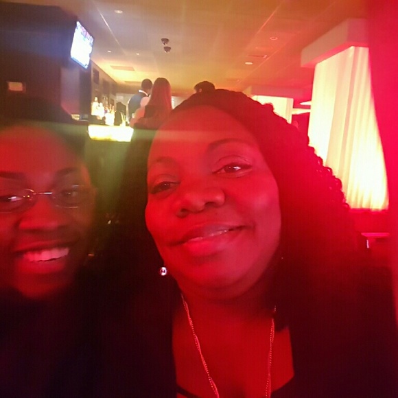 Profile Picture of Michelle Emory (@michelleemory) on Poshmark