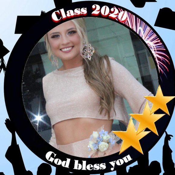 Profile Picture of Dana Roberts (@randan) on Poshmark