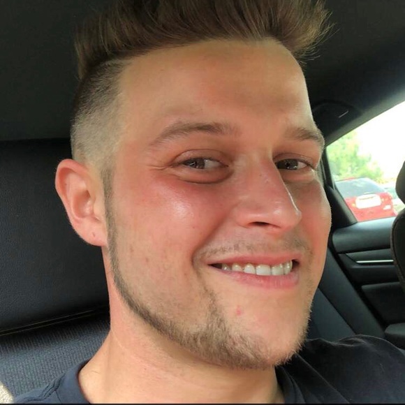 Profile Picture of Joshua Sibley (@sib0527) on Poshmark