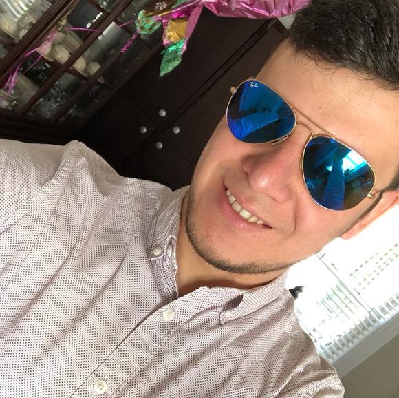 Profile Picture of Richard Zapata (@dylanzc) on Poshmark