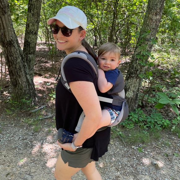 Profile Picture of Lindsey Dachelet (@lindseydach) on Poshmark