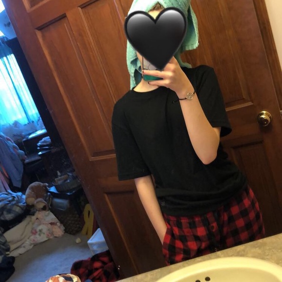 Profile Picture of Savannah Terry (@savand1345) on Poshmark