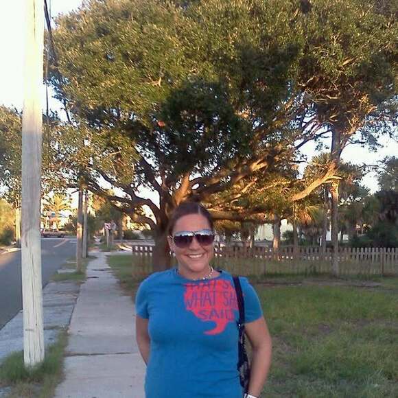 Profile Picture of Lyndsay Ollberding (@slr1441) on Poshmark