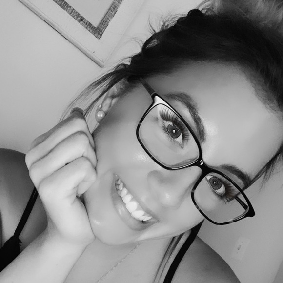 Profile Picture of Veronica Stalker (@v_stalker) on Poshmark