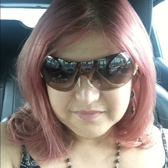 Profile Photo of Gabriela Montes (@gmontes1969) on Poshmark