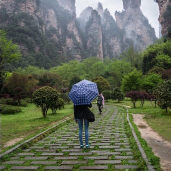 Profile Picture of Julia Bueno (@juliabueno932) on Poshmark