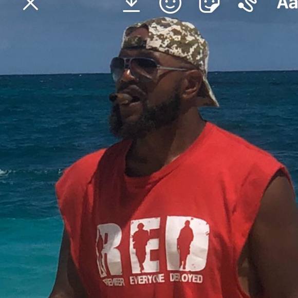 Profile Picture of Art Davis (@sivada2001) on Poshmark