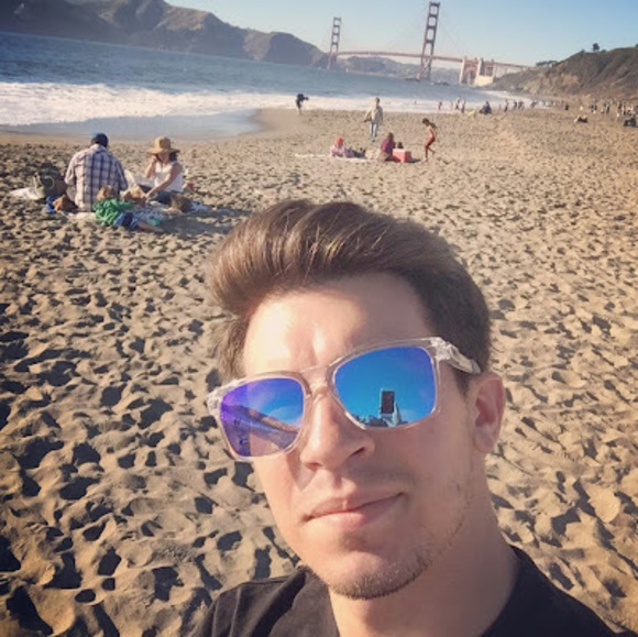 Profile Picture of Evan King (@evanking214) on Poshmark
