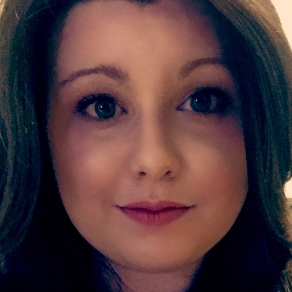 Profile Picture of Necia Poulson (@neciamareah) on Poshmark