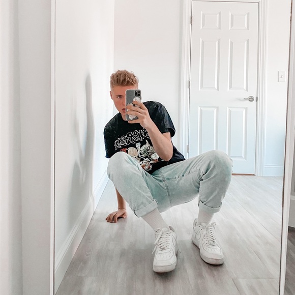 Profile Picture of Dylan Clement (@letmeqo) on Poshmark