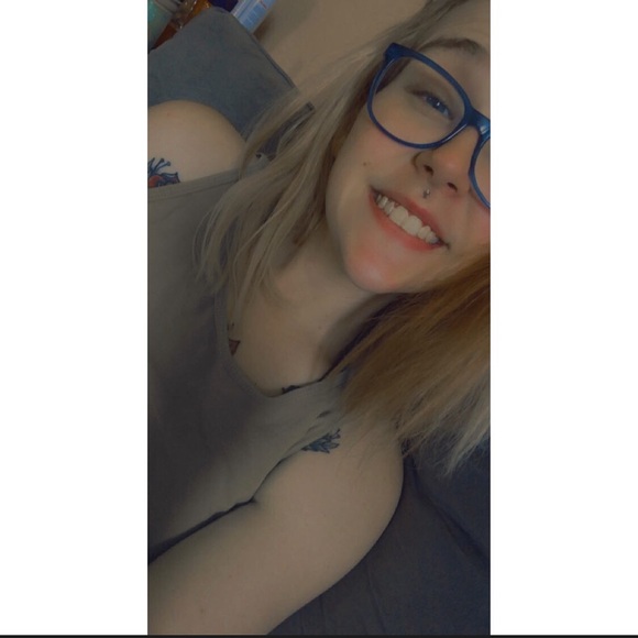 Profile Picture of Katelyn Reuter (@katelyncreuter) on Poshmark