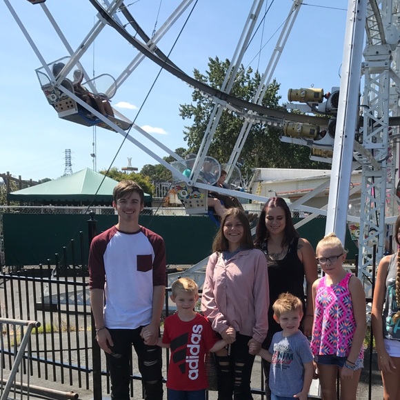 Profile Picture of John Carrell (@johncarrell64) on Poshmark