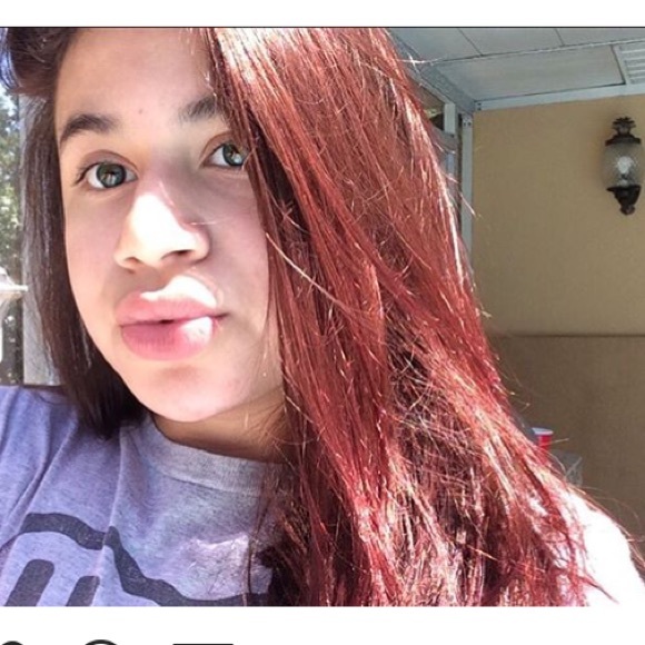 Profile Picture of Yuliana Lazo (@yulianalazo_) on Poshmark