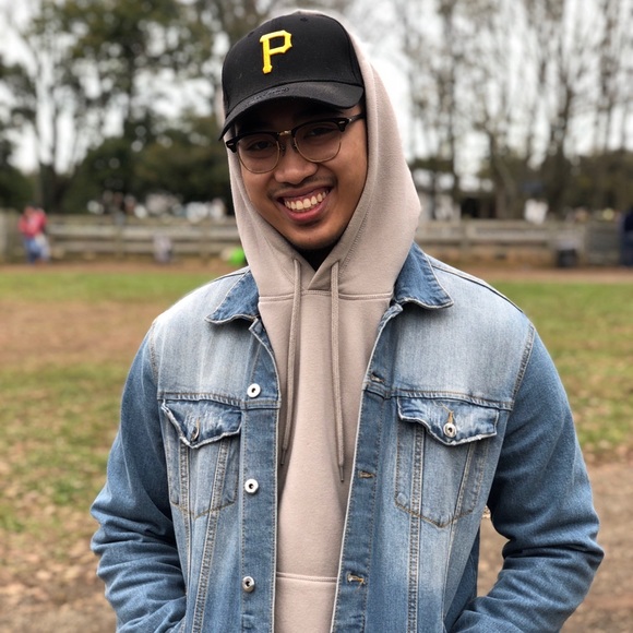 Profile Picture of Byron Manalang (@byron_dm) on Poshmark