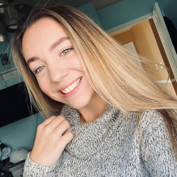 Profile Picture of Sam Dwyer (@sdwyerrr) on Poshmark