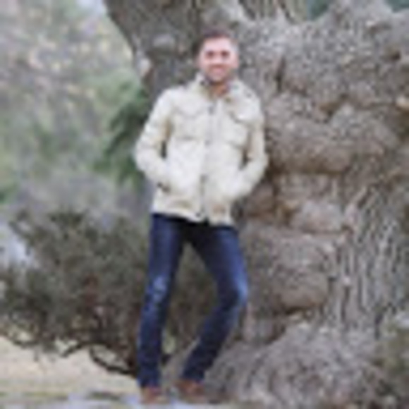 Profile Picture of Maksym Levchenko (@maksymsvc) on Poshmark