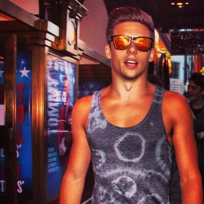 Profile Picture of Joshua Des Moines (@josh_desmoines) on Twitter