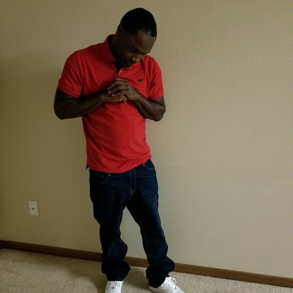 Profile Picture of Stephen Doe (@jungle86) on Poshmark