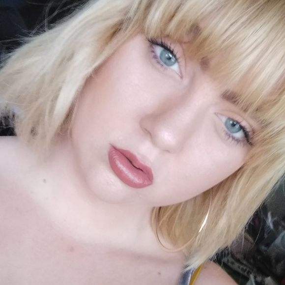 Profile Picture of Trinity Tesney (@trinity_tesney) on Poshmark