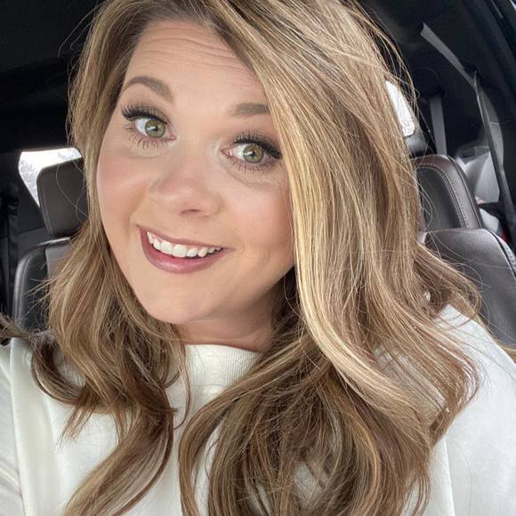 Profile Picture of Camille Gehring (@gehringcamille) on Poshmark